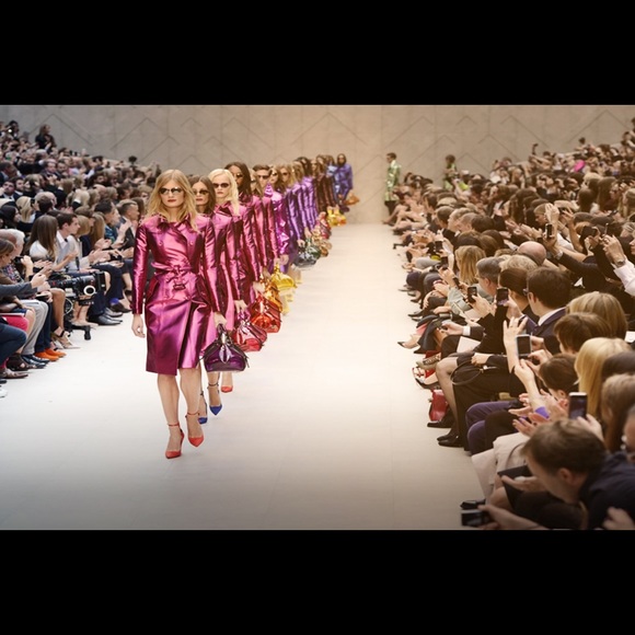 Meet your Posher, Rebecca. Confidence is here!! - Picture 3 of 7